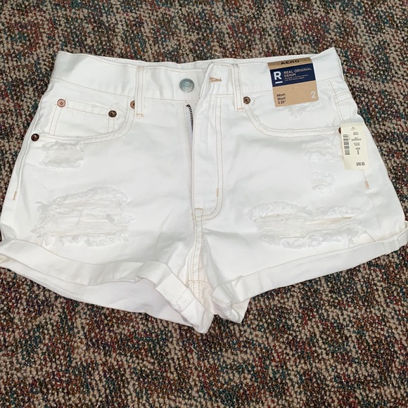 White Aeropostale Demi’s Mom Shorts!! - Picture 1 of 3